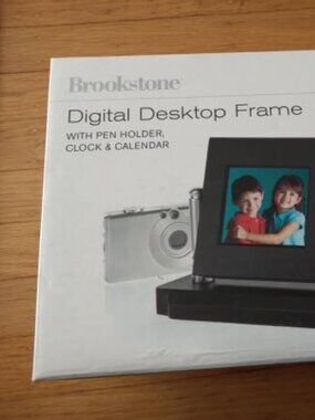 NEW Brookstone Digital Desktop Frame